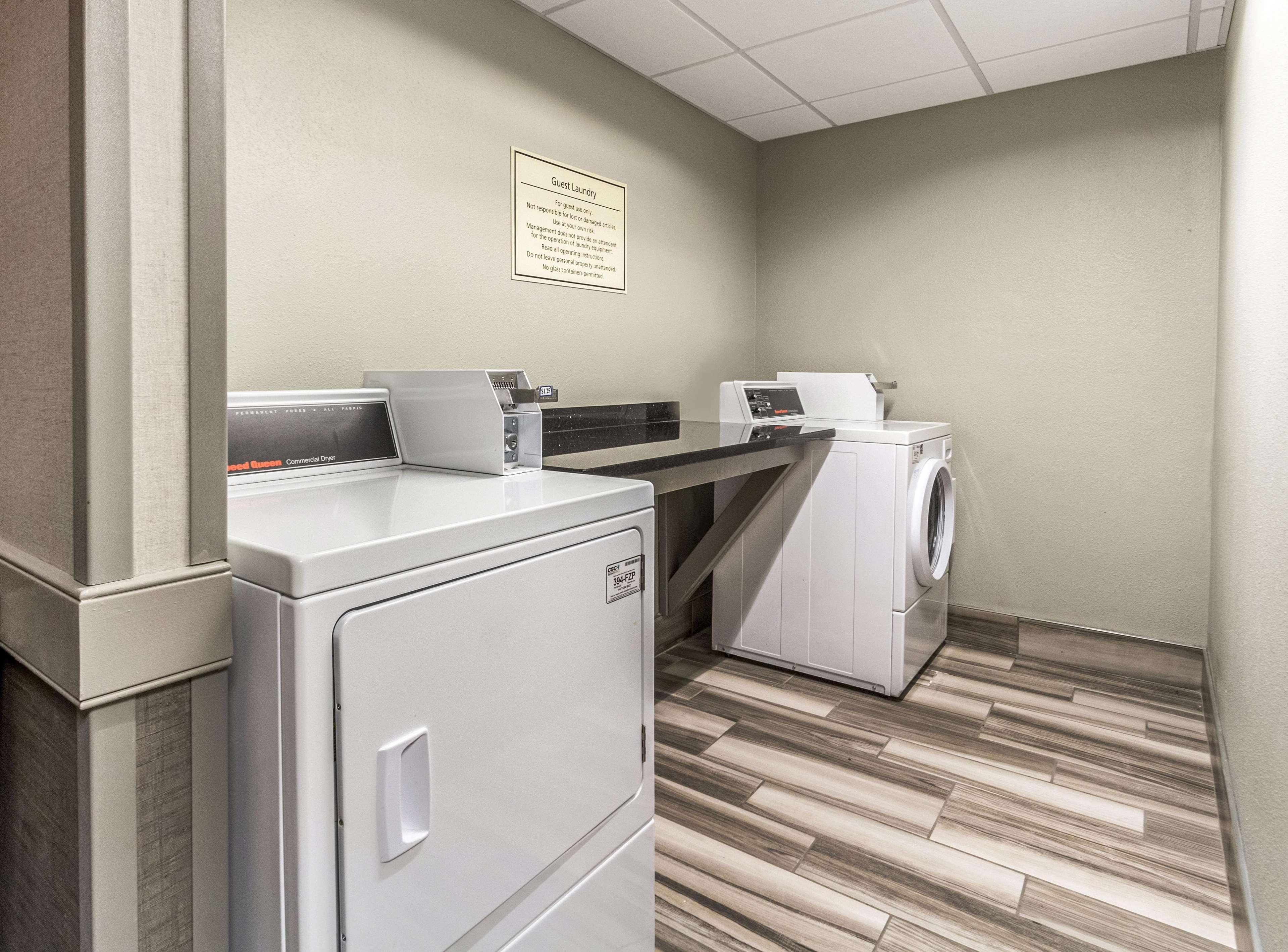 La Quinta By Wyndham Cleveland - Airport North Ξενοδοχείο Εξωτερικό φωτογραφία