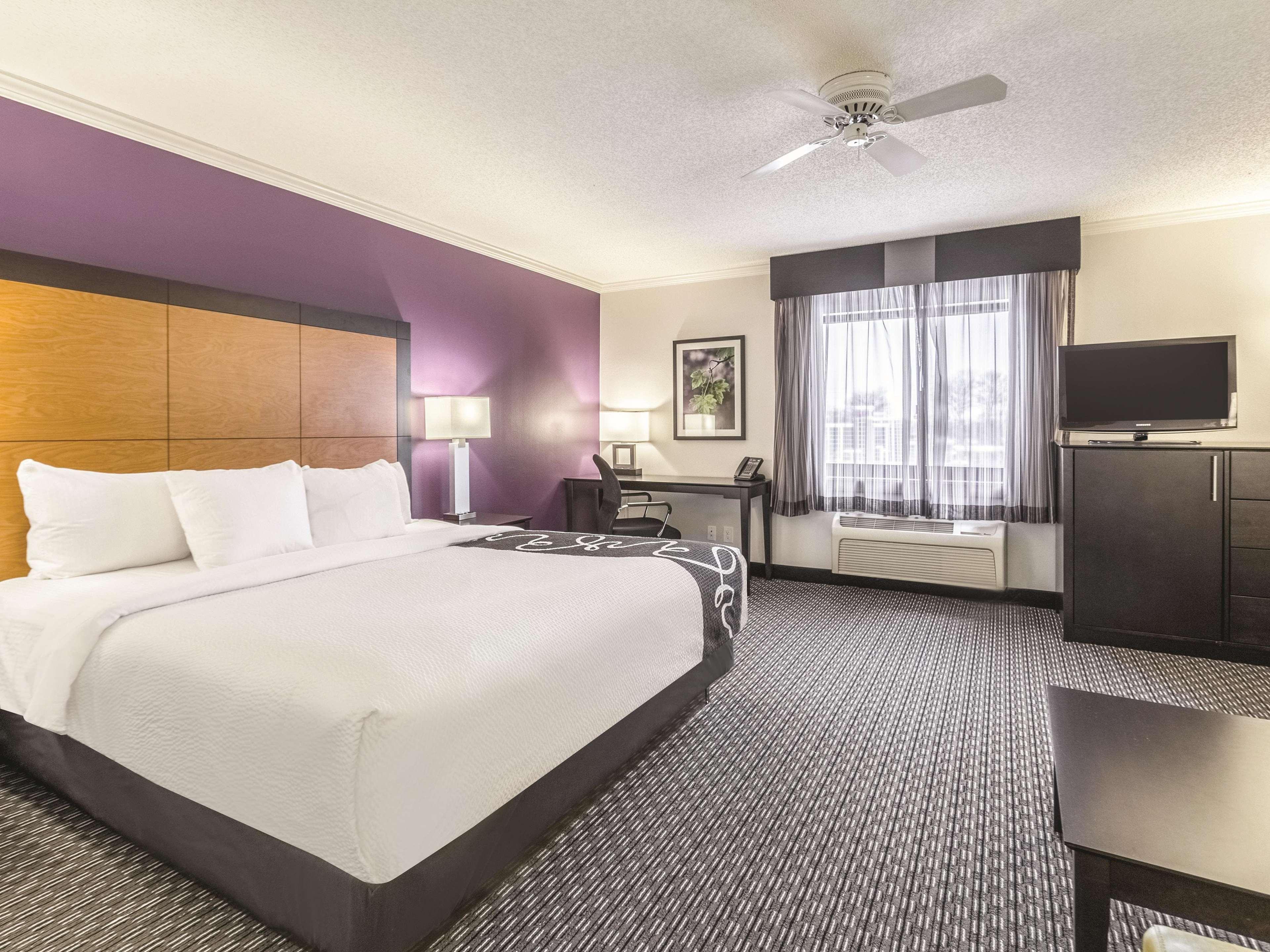 La Quinta By Wyndham Cleveland - Airport North Ξενοδοχείο Εξωτερικό φωτογραφία