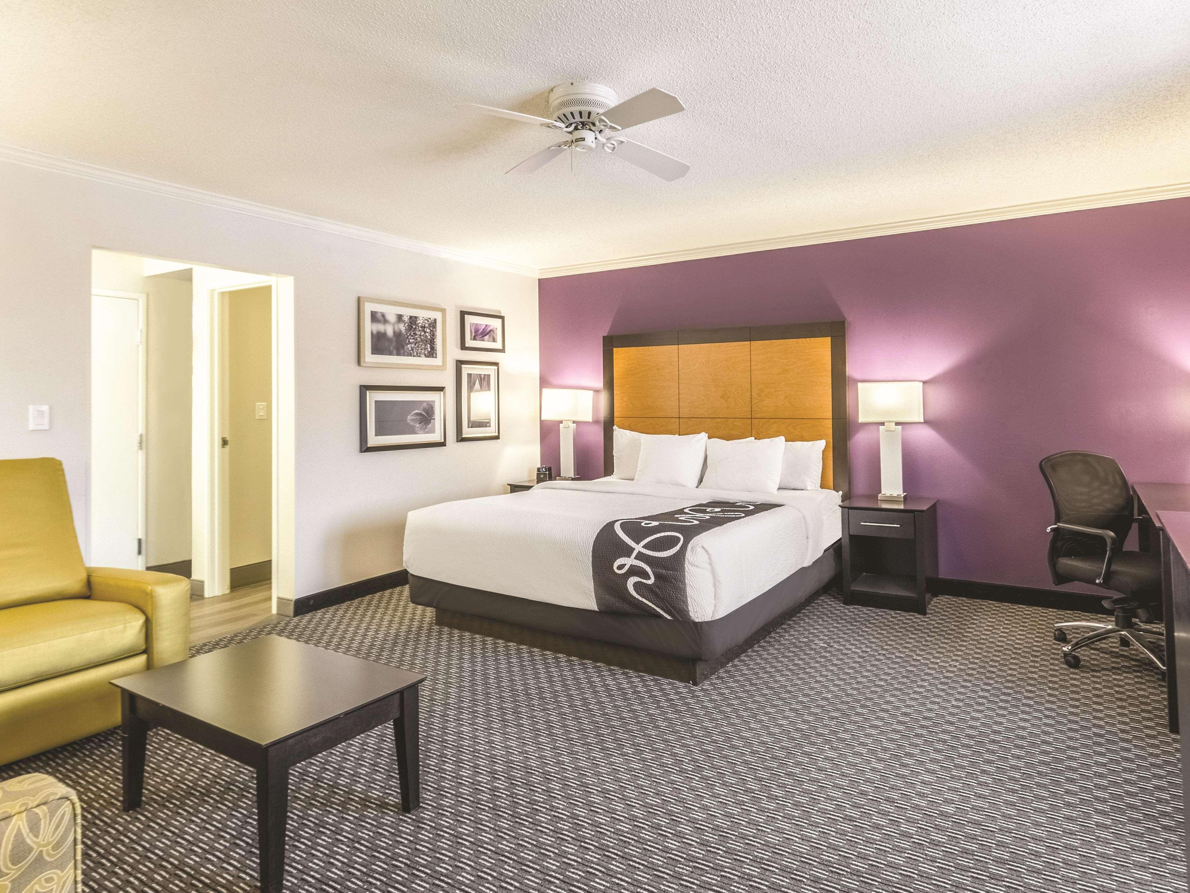 La Quinta By Wyndham Cleveland - Airport North Ξενοδοχείο Εξωτερικό φωτογραφία
