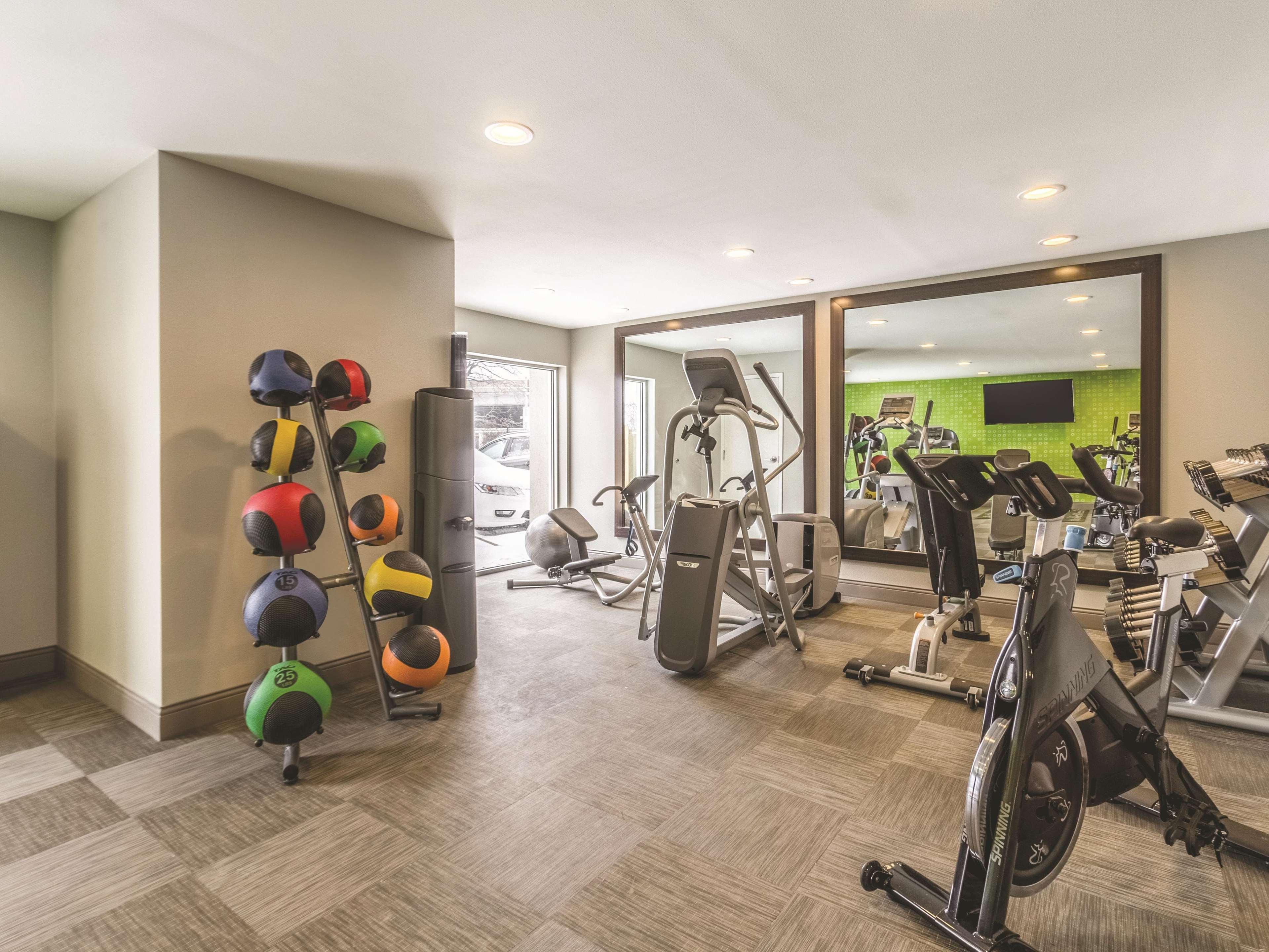 La Quinta By Wyndham Cleveland - Airport North Ξενοδοχείο Εξωτερικό φωτογραφία