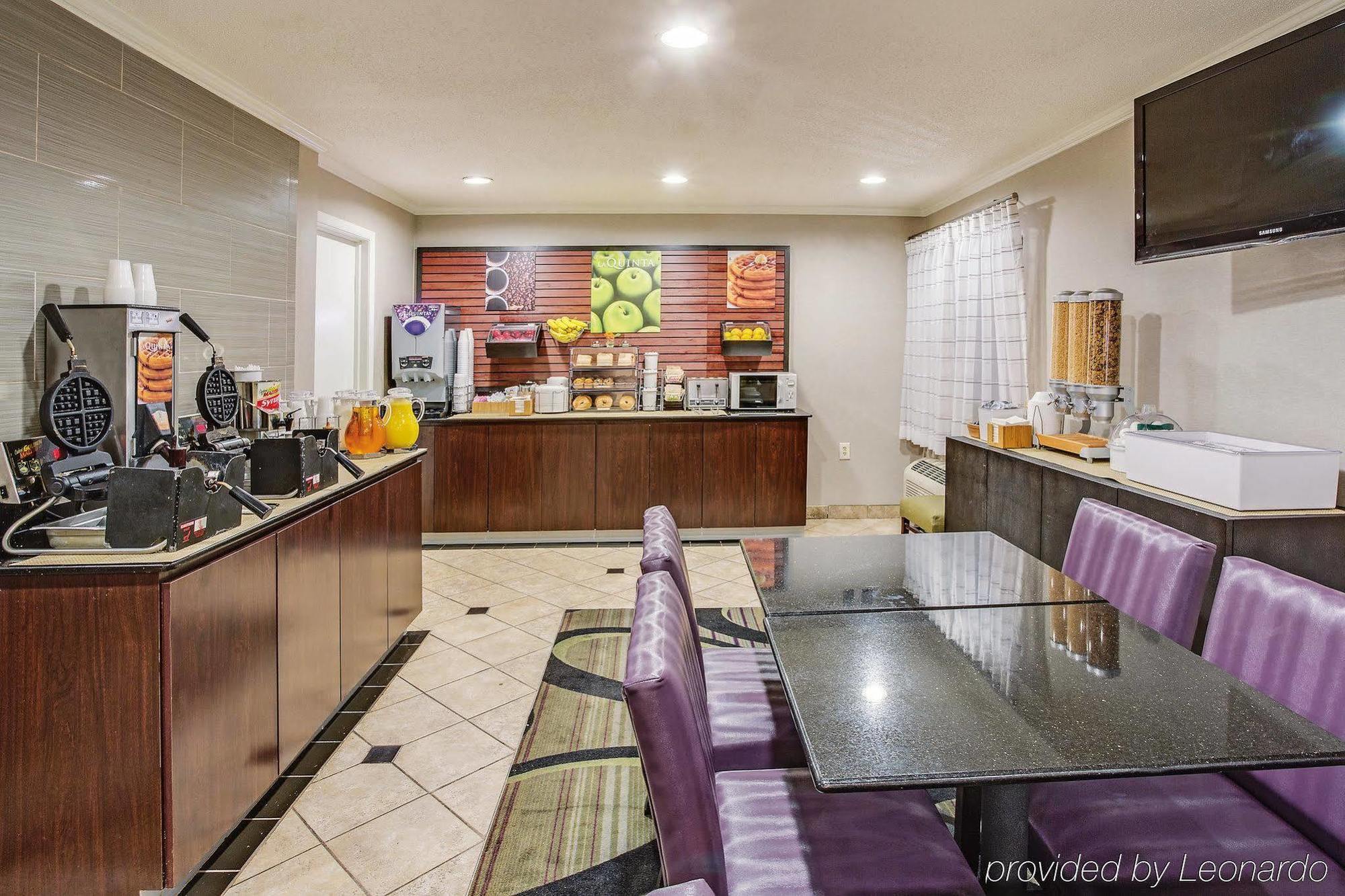 La Quinta By Wyndham Cleveland - Airport North Ξενοδοχείο Εξωτερικό φωτογραφία