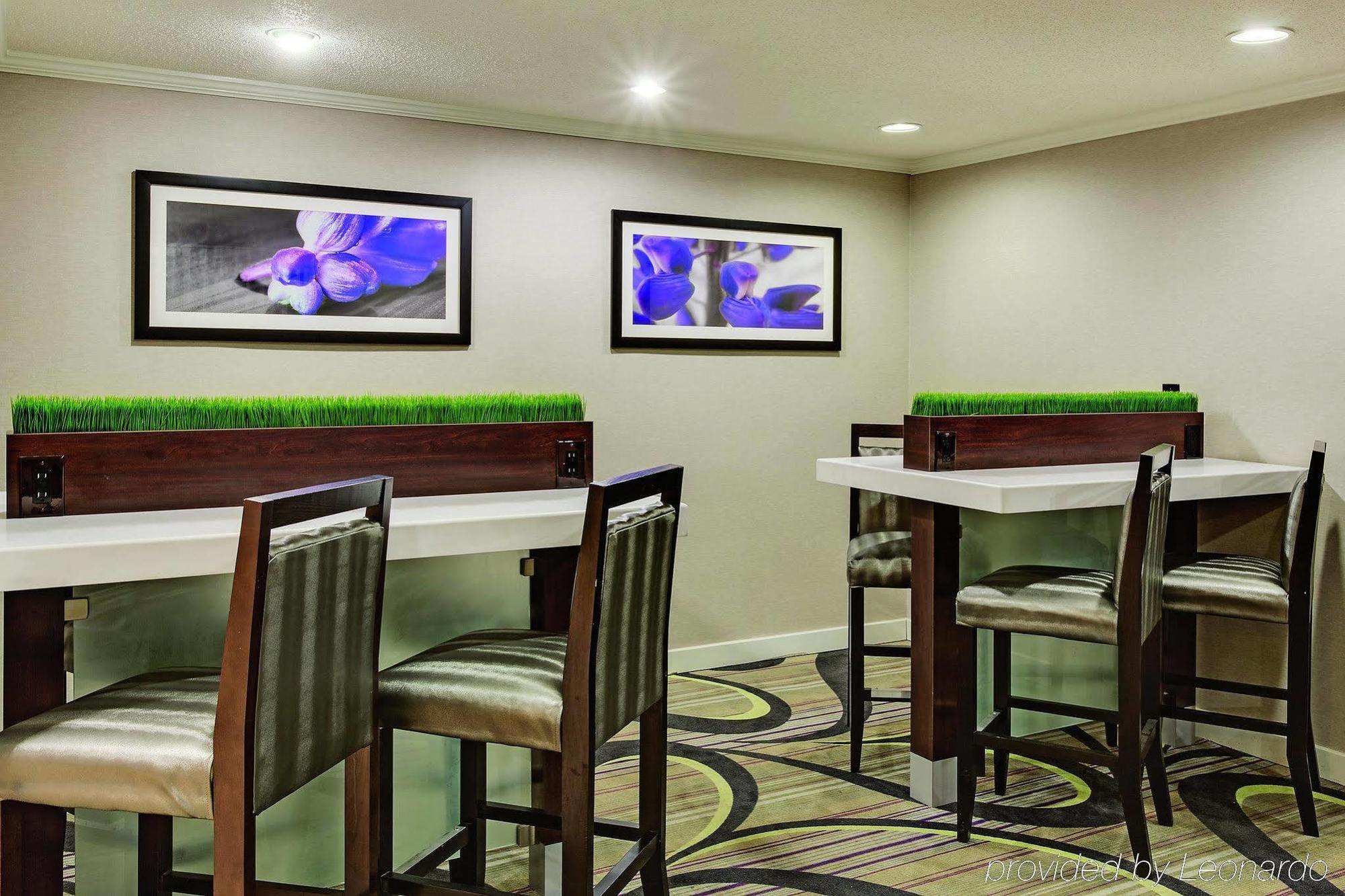 La Quinta By Wyndham Cleveland - Airport North Ξενοδοχείο Εξωτερικό φωτογραφία
