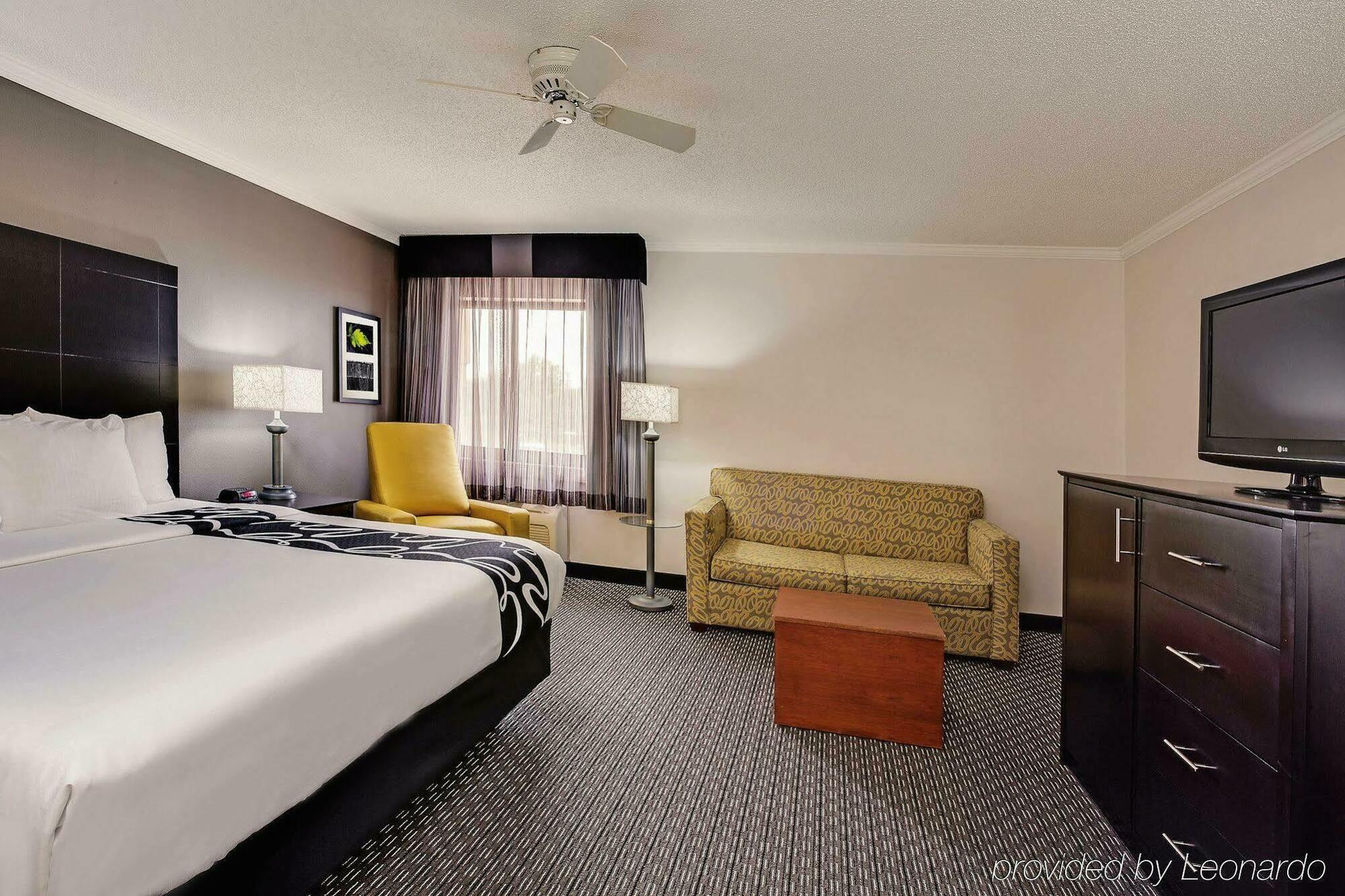 La Quinta By Wyndham Cleveland - Airport North Ξενοδοχείο Εξωτερικό φωτογραφία