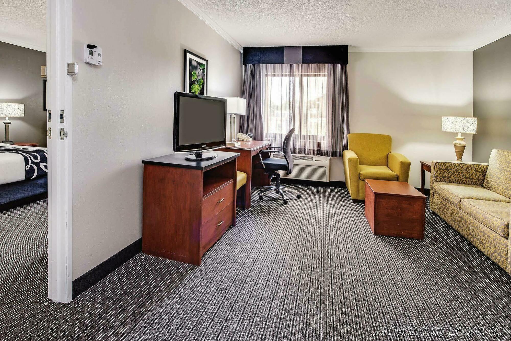 La Quinta By Wyndham Cleveland - Airport North Ξενοδοχείο Εξωτερικό φωτογραφία